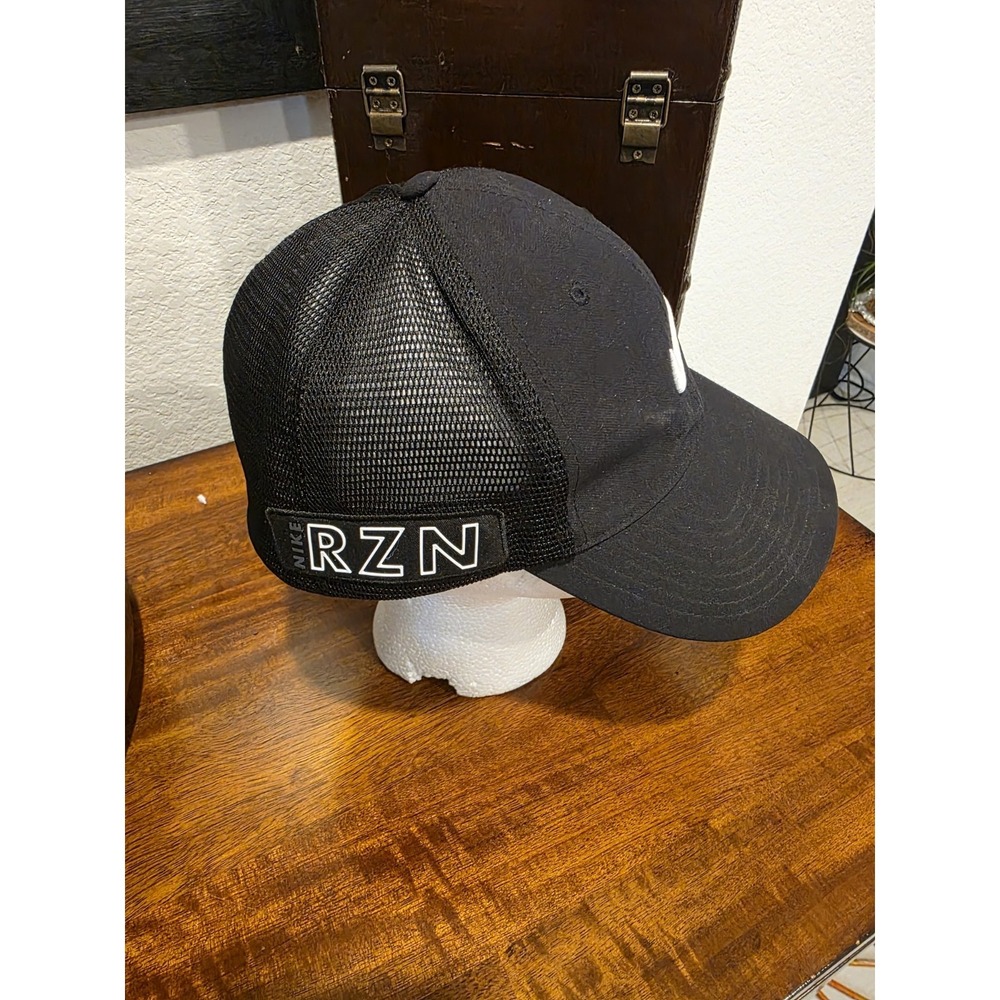 Nike Golf Hat Cap Stretch Fit Black White Trucker Embroidered Swoosh Golfer Mens
